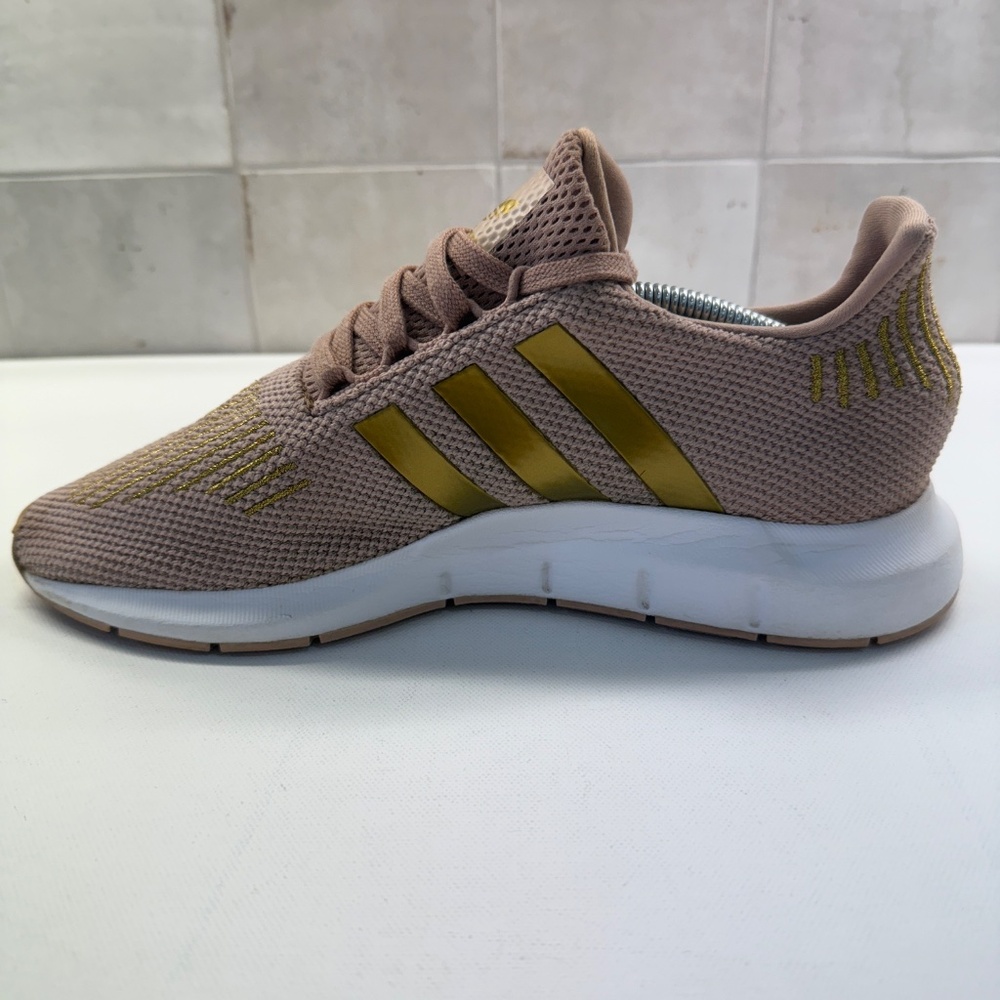 Adidas Swift Run Ash Pearl Beige Men Sz 6 Running Shoe AC8538 Metallic Rose Gold